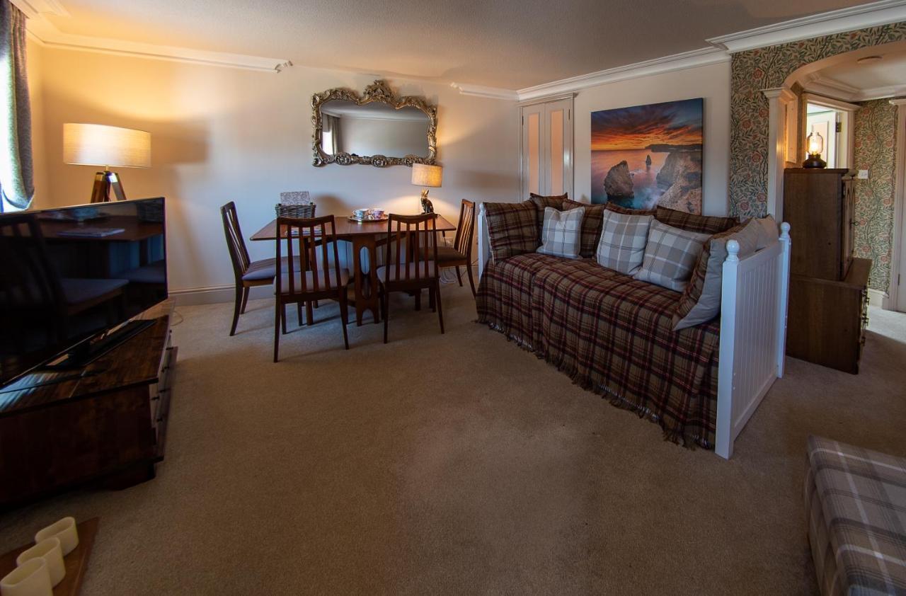 3, The Dolphin, 49 Quay Street - Stunning Apartment - Quintessential - Quay Views - Sleeps 2-4 People Newport  Bagian luar foto